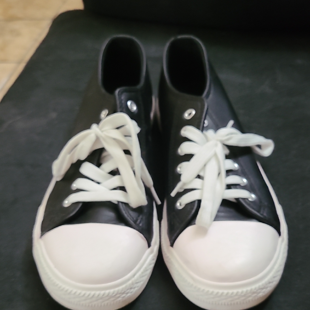 Mudd Black and White Athletic Shoes with Classic Design